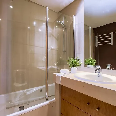 Charming And Cozy In Campolide Lissabon
