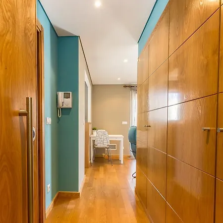 Charming And Cozy In Campolide Apartment *