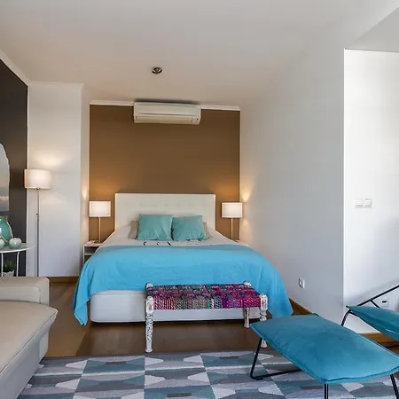 Charming And Cozy In Campolide Apartment